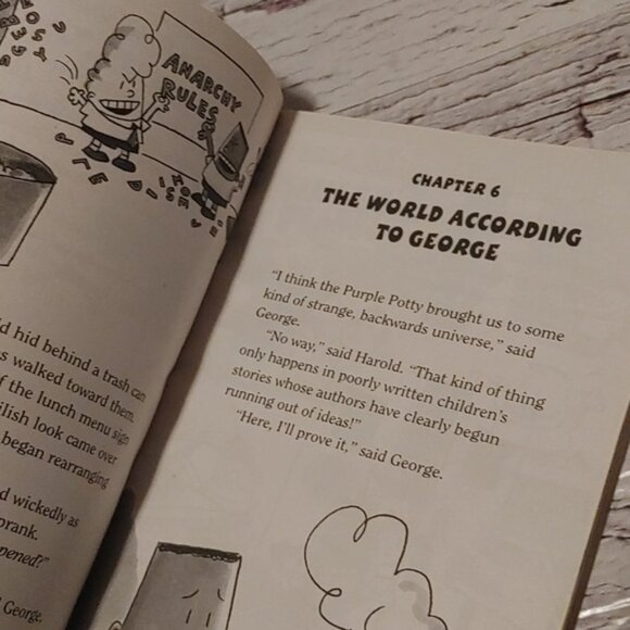 Captain Underpants and the Preposterous Plight of the Purple Potty People Book - Picture 4 of 5